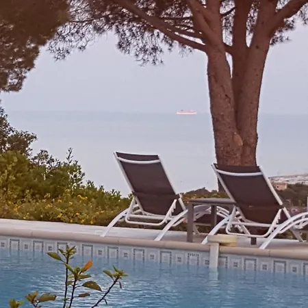 Port Sud Bed & Breakfast